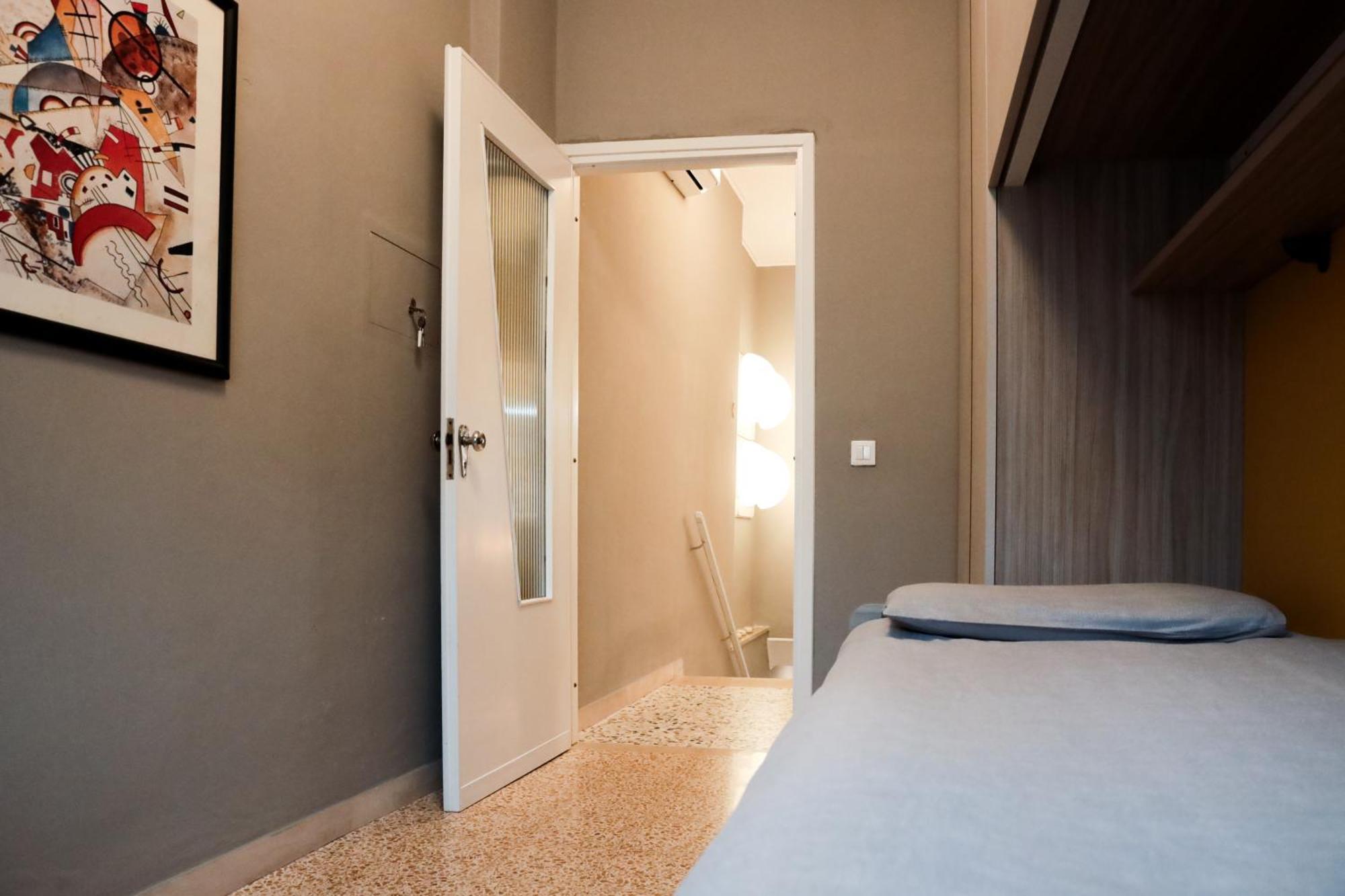 Ponte Vecchio, Elegante Appartamento A Due Passi Dal Centro Bassano del Grappa Bagian luar foto