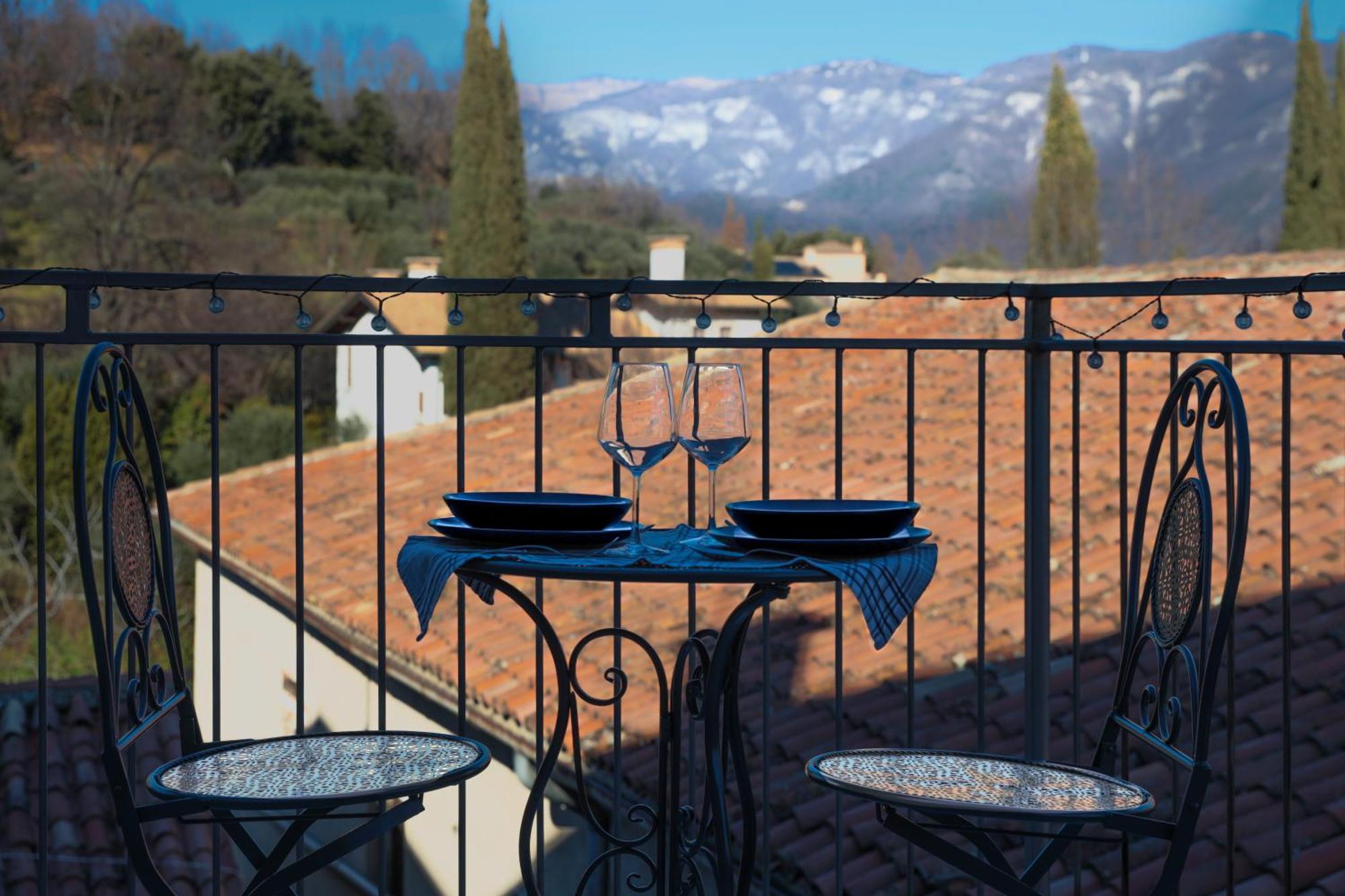 Ponte Vecchio, Elegante Appartamento A Due Passi Dal Centro Bassano del Grappa Bagian luar foto